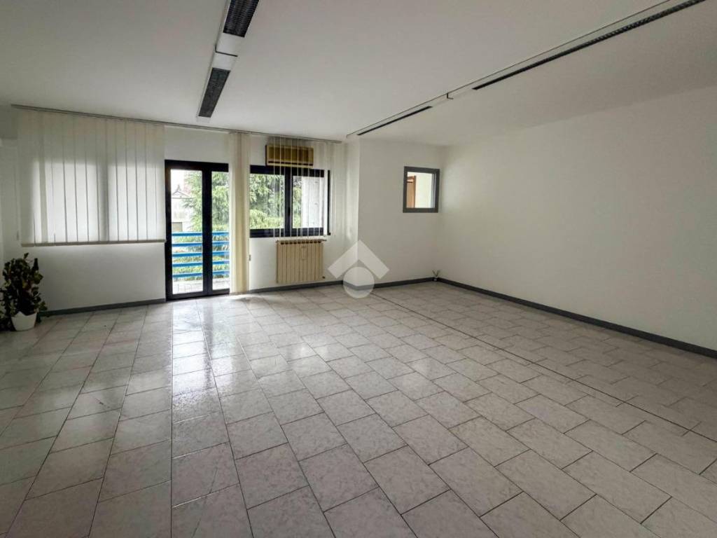 ufficio in vendita a Merate