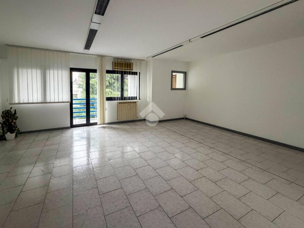 ufficio in vendita a Merate