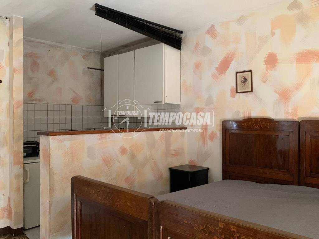 appartamento in vendita a Merate in zona Brugarolo