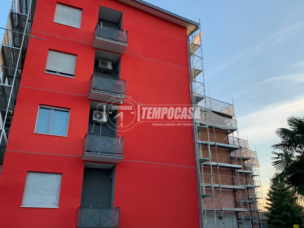 appartamento in vendita a Merate in zona Sartirana