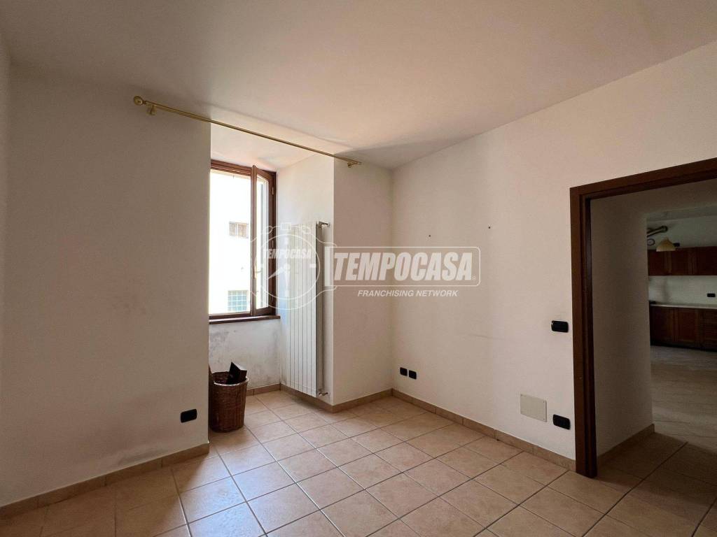 appartamento in vendita a Merate in zona Sartirana