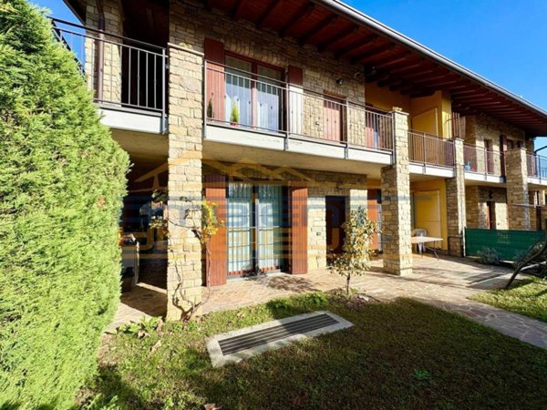 appartamento in vendita a Merate in zona Brugarolo