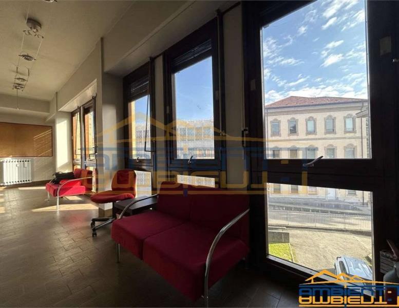 ufficio in vendita a Merate