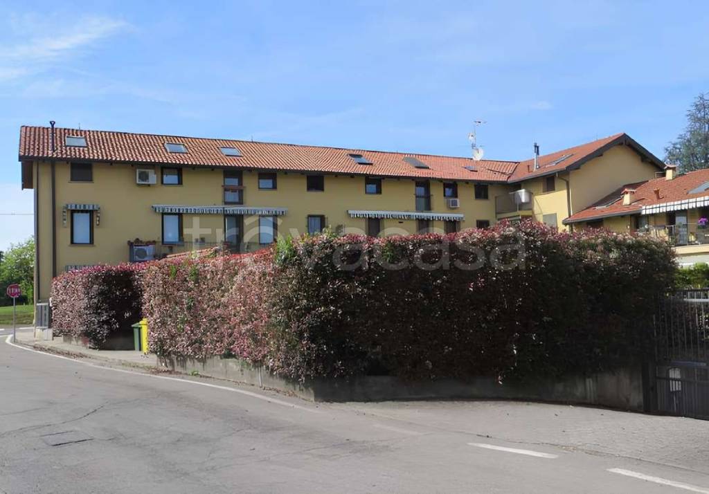 ufficio in vendita a Merate in zona Brugarolo