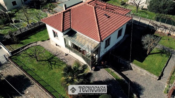 casa indipendente in vendita a Merate