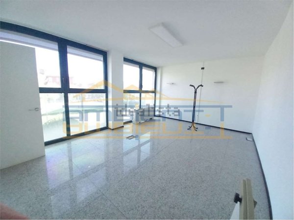 ufficio in vendita a Merate