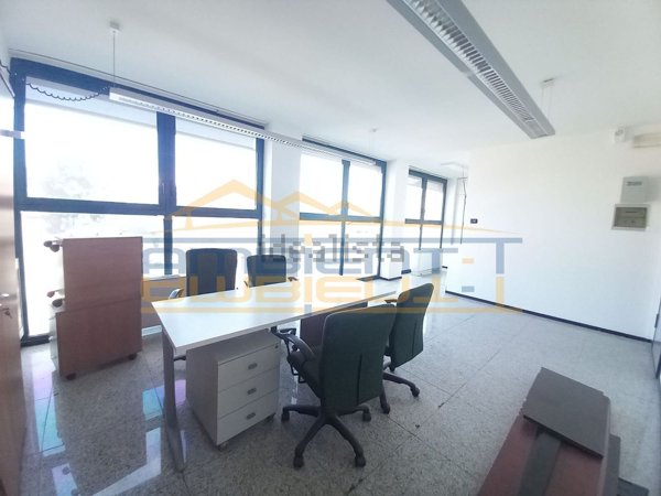 ufficio in vendita a Merate