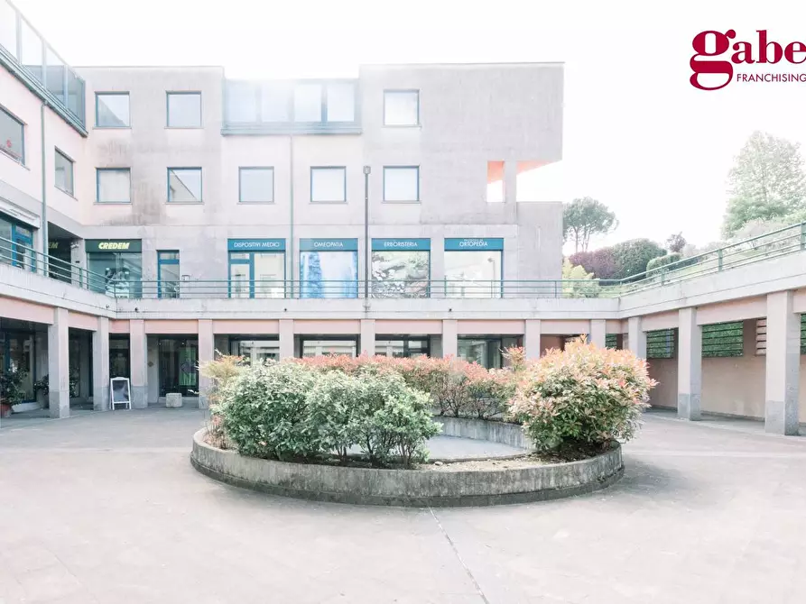 negozio in vendita a Merate