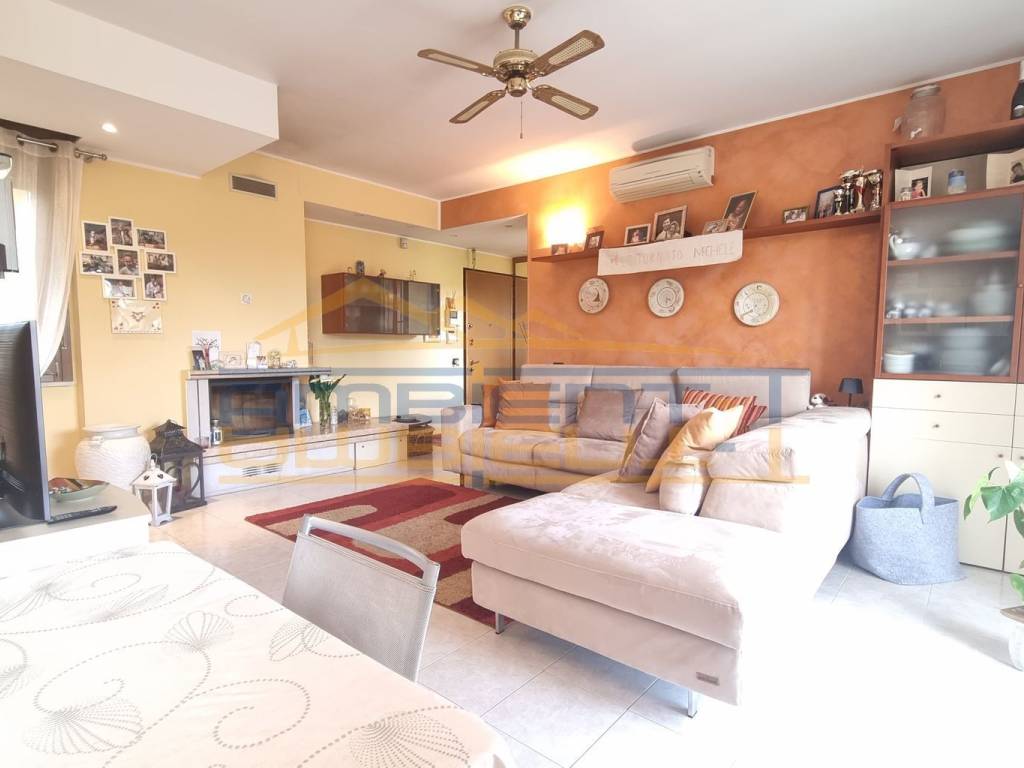 appartamento in vendita a Merate in zona Sartirana