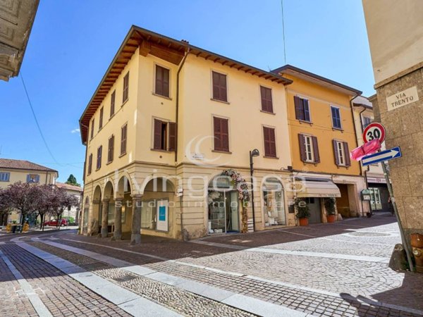 negozio in vendita a Merate