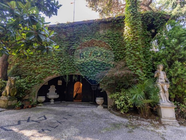 casa indipendente in vendita a Merate