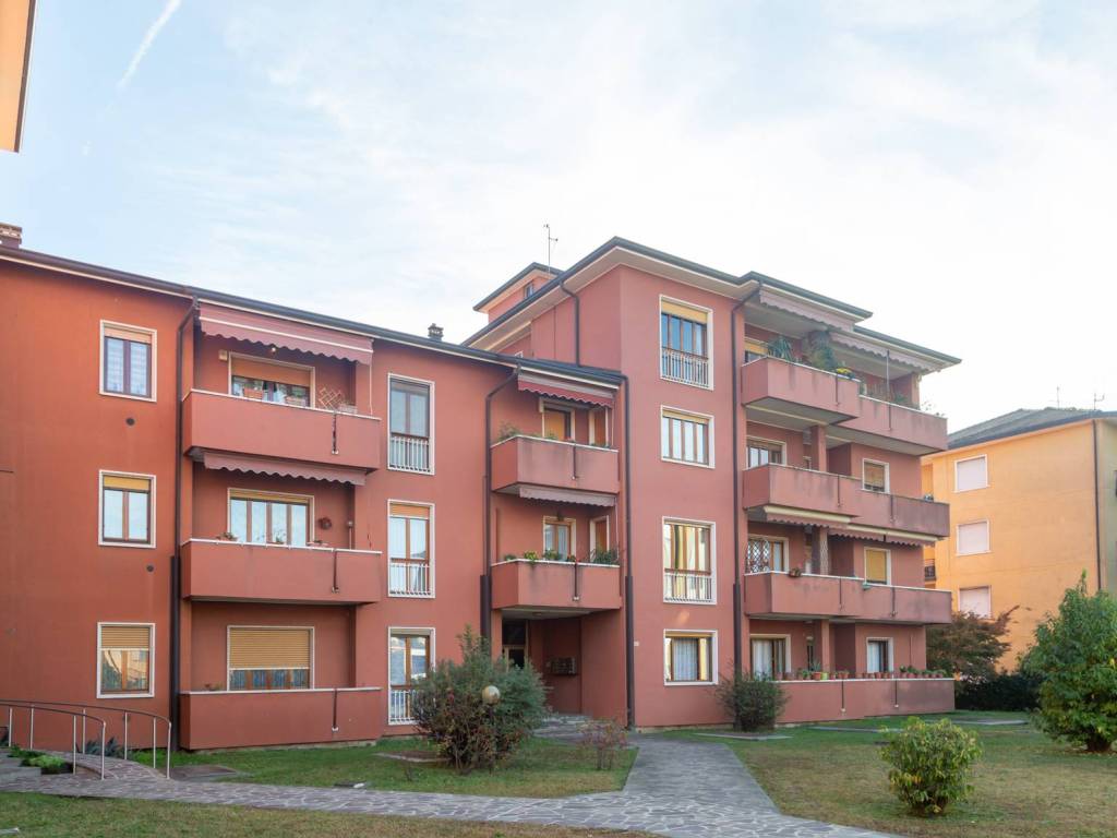 appartamento in vendita a Merate