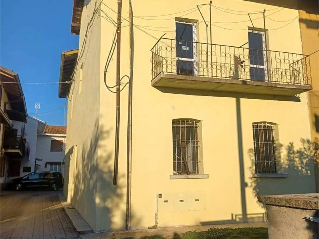 intera palazzina in vendita a Merate