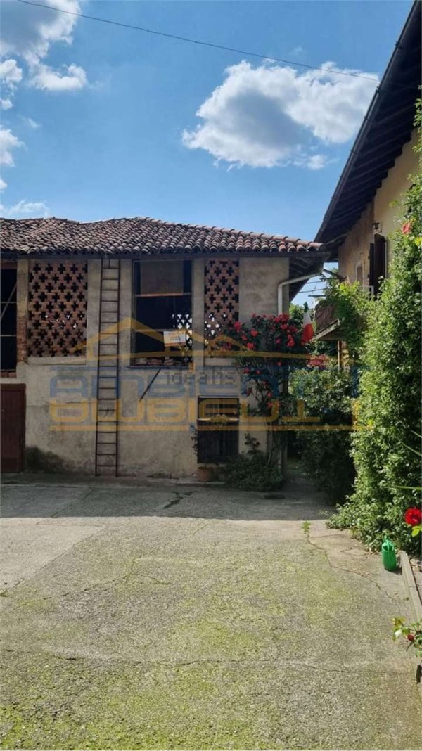 casale in vendita a Merate in zona Cassina Fra Martino