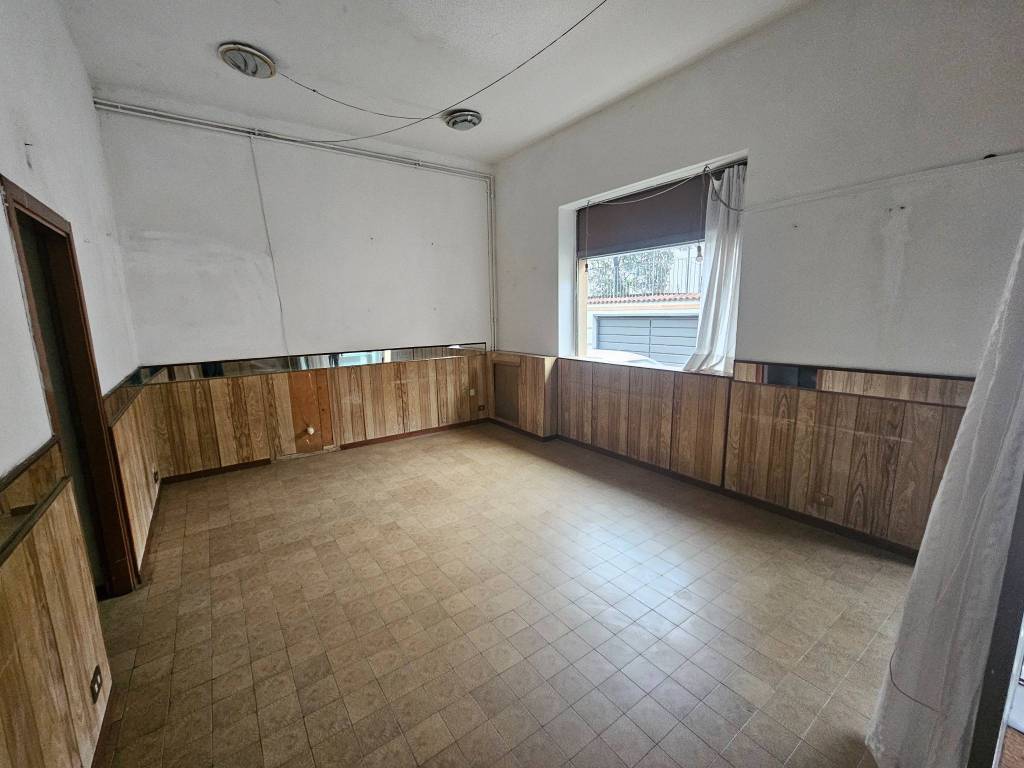 negozio in vendita a Merate