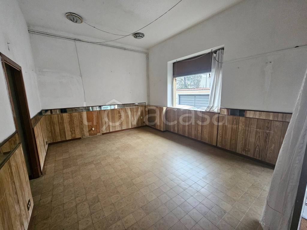 negozio in vendita a Merate