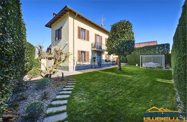 casa indipendente in vendita a Merate