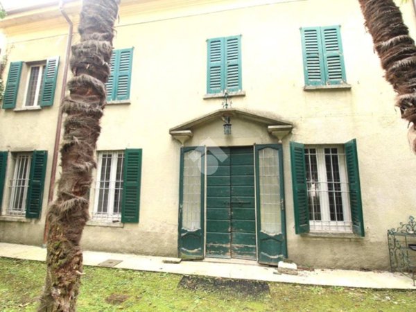 casa indipendente in vendita a Merate