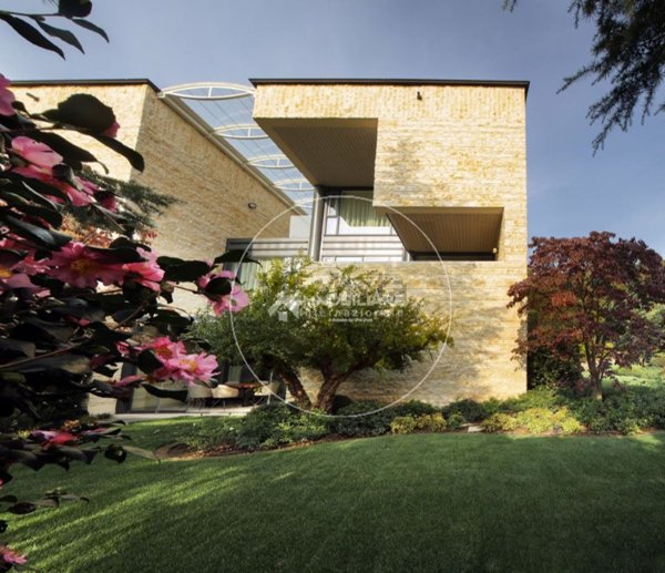 casa indipendente in vendita a Merate