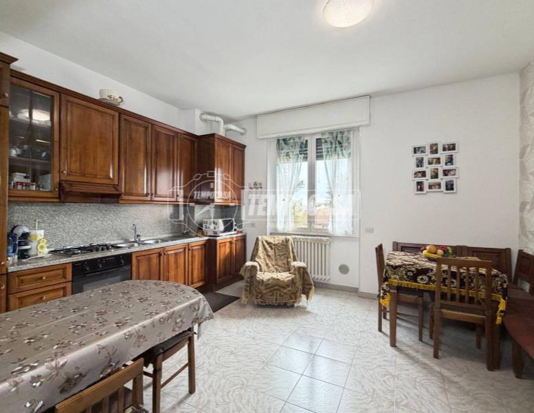 appartamento in vendita a Merate in zona Brugarolo