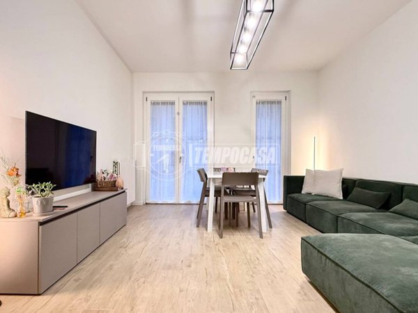 appartamento in vendita a Merate in zona Brugarolo