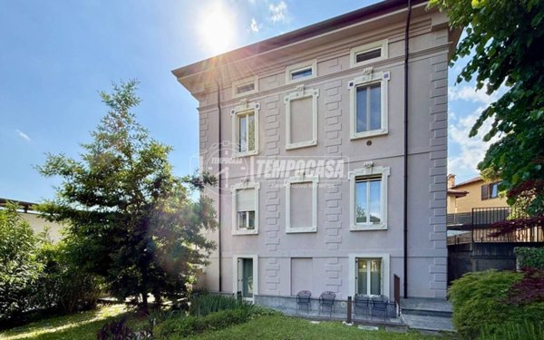 casa indipendente in vendita a Merate