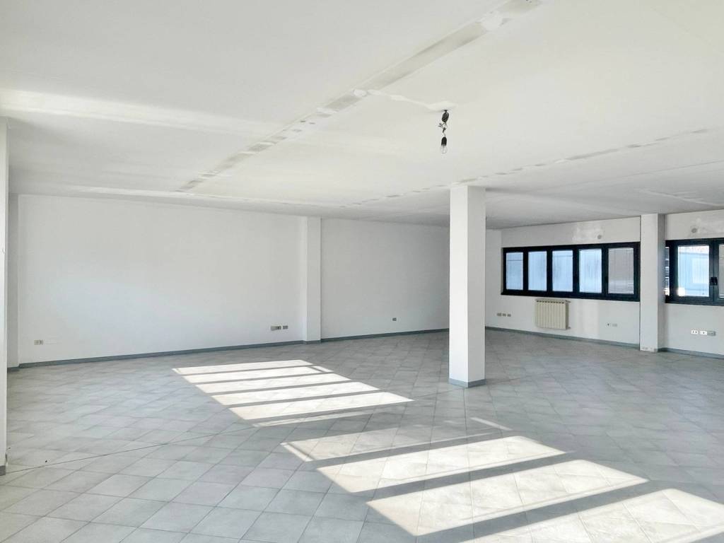 ufficio in vendita a Merate