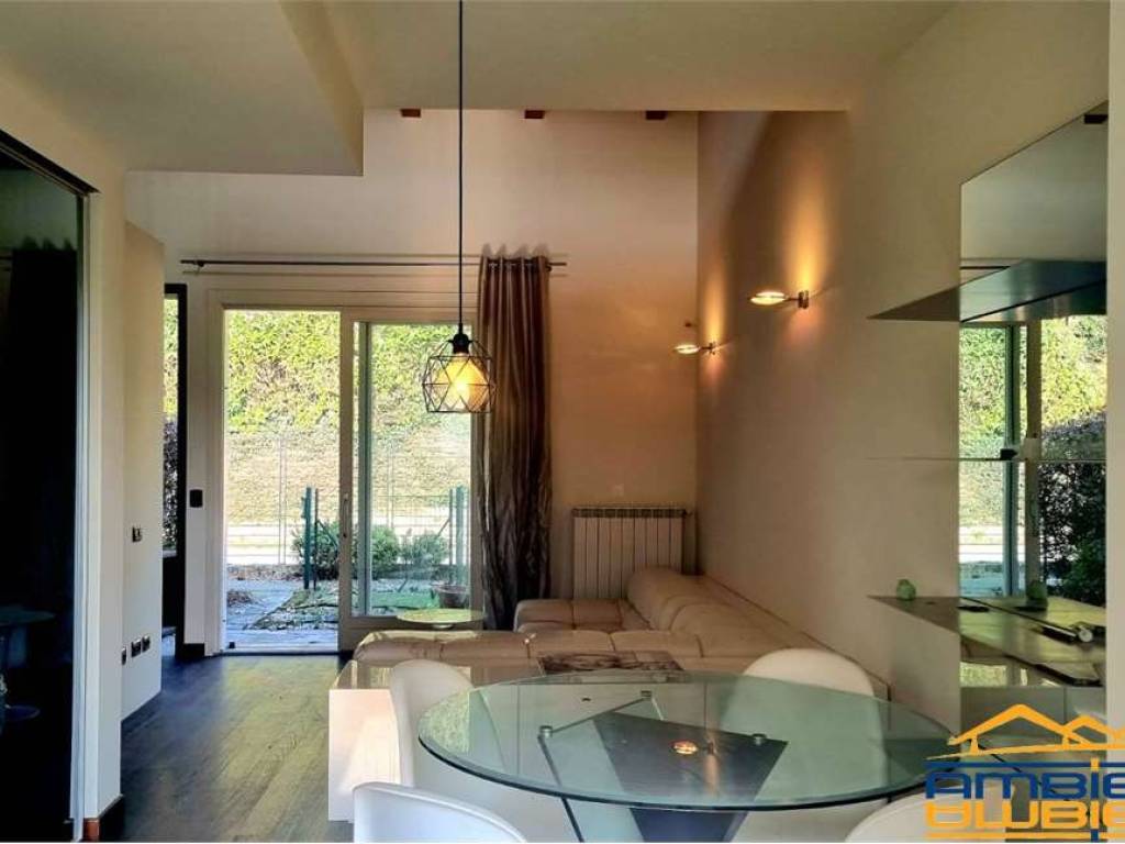 casa indipendente in vendita a Merate in zona Cassina Fra Martino