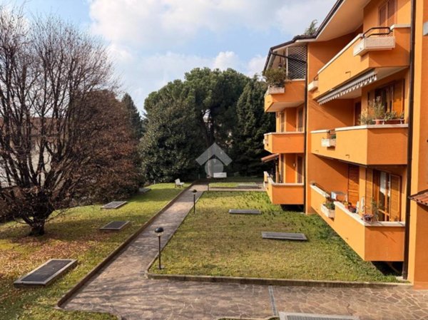 appartamento in vendita a Merate