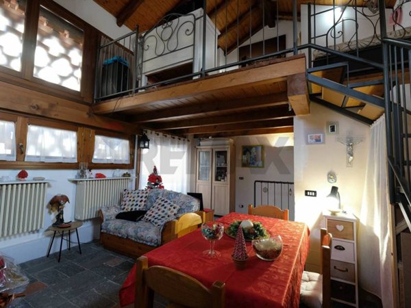 appartamento in vendita a Merate in zona Cassina Fra Martino