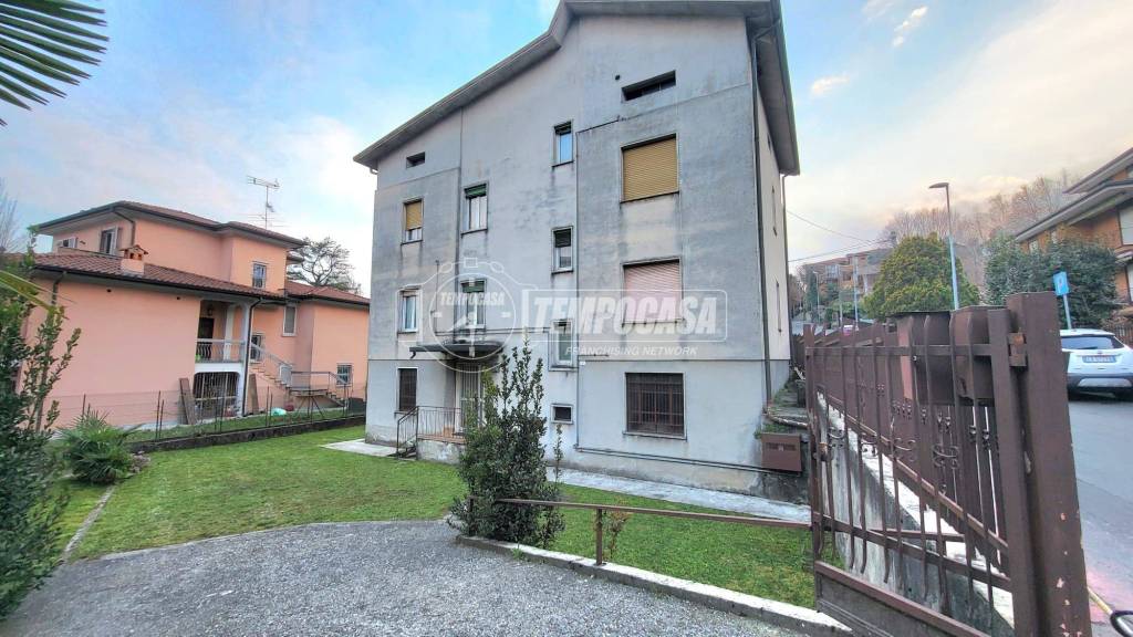 casa indipendente in vendita a Merate