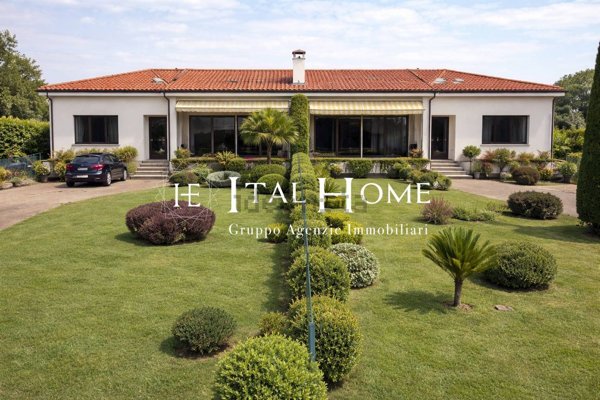 casa indipendente in vendita a Merate