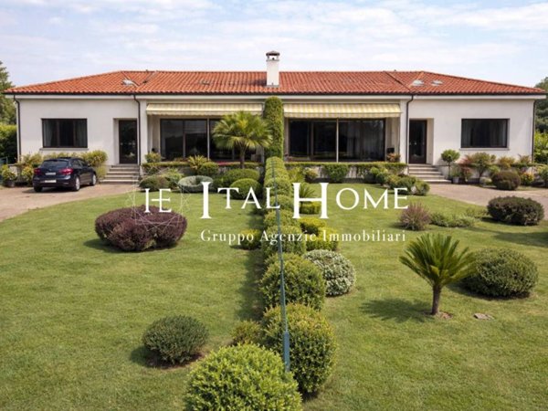 casa indipendente in vendita a Merate