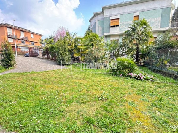 casa indipendente in vendita a Merate