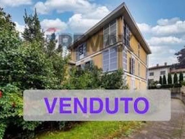 appartamento in vendita a Merate in zona Sartirana