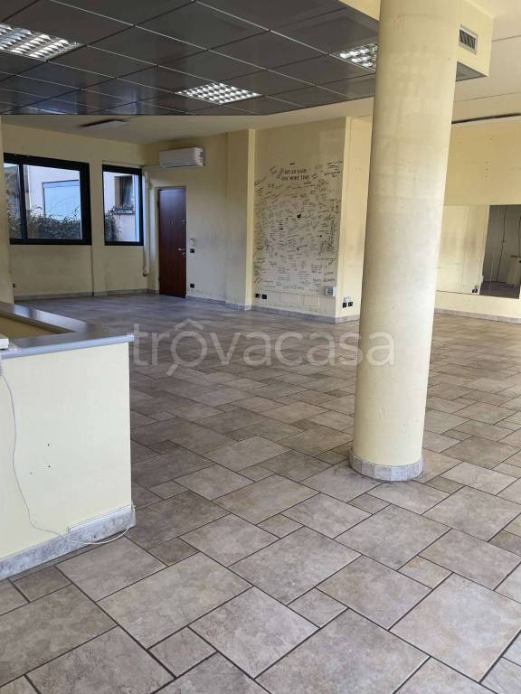 negozio in vendita a Merate