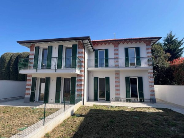 casa indipendente in vendita a Merate