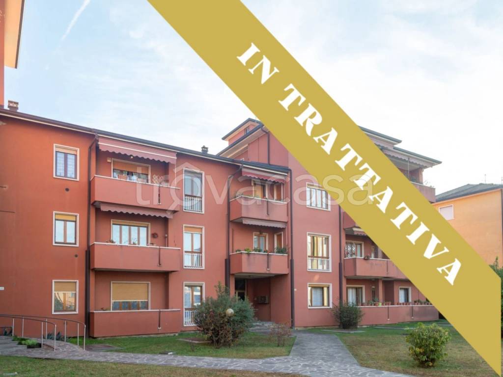 appartamento in vendita a Merate in zona Sartirana