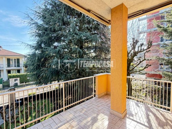 casa indipendente in vendita a Merate