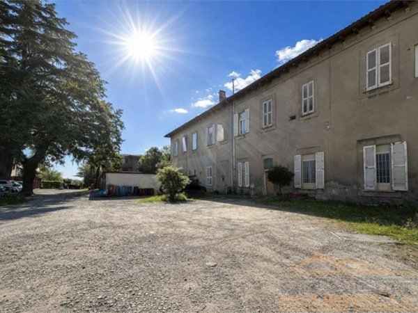 appartamento in vendita a Merate in zona Brugarolo