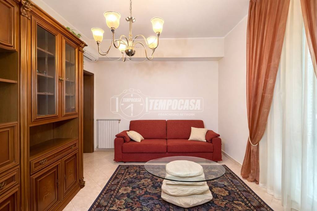 appartamento in vendita a Merate in zona Brugarolo