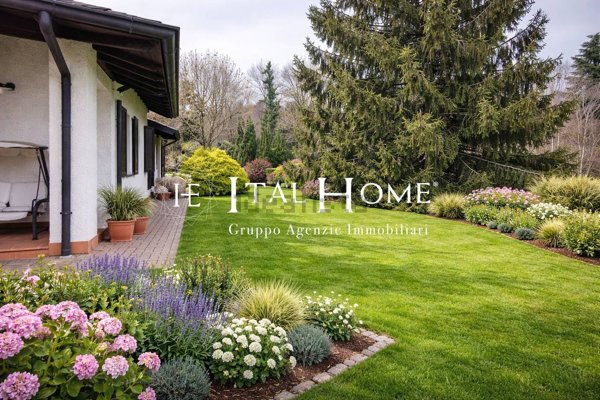 casa indipendente in vendita a Merate in zona Sartirana