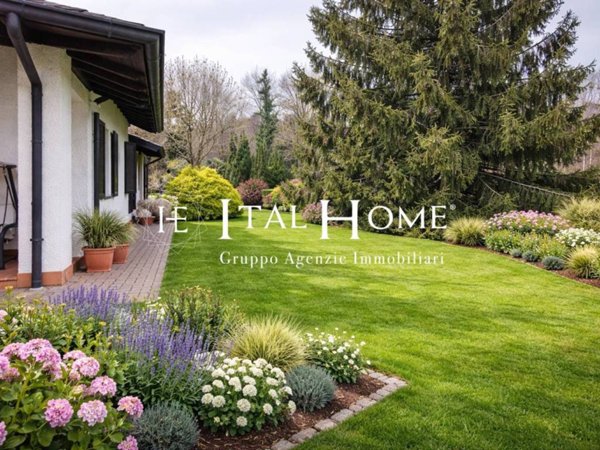 casa indipendente in vendita a Merate in zona Sartirana