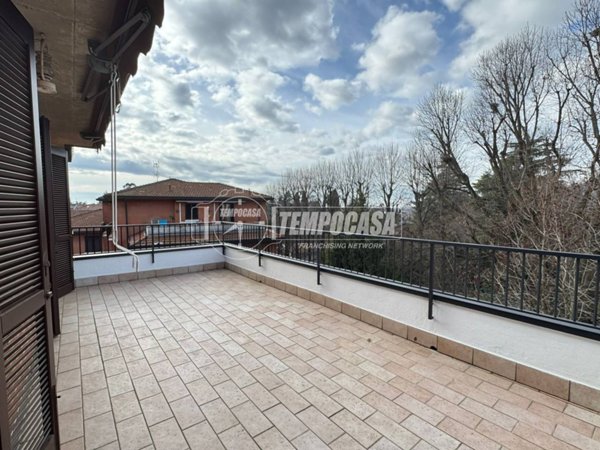 appartamento in vendita a Merate in zona Sartirana