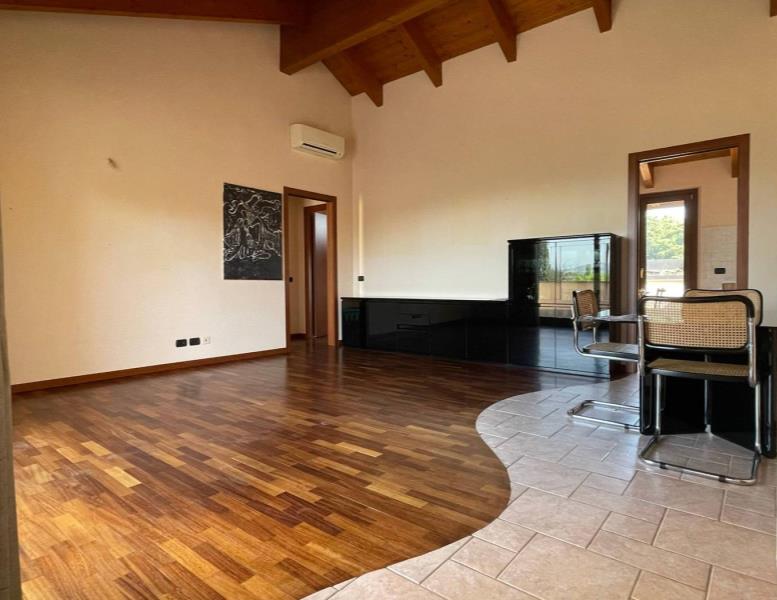 appartamento in vendita a Merate