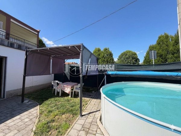 casa indipendente in vendita a Merate