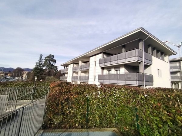 appartamento in vendita a Merate in zona Cassina Fra Martino