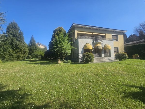 casa indipendente in vendita a Merate