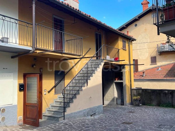 casa indipendente in vendita a Merate in zona Cassina Fra Martino