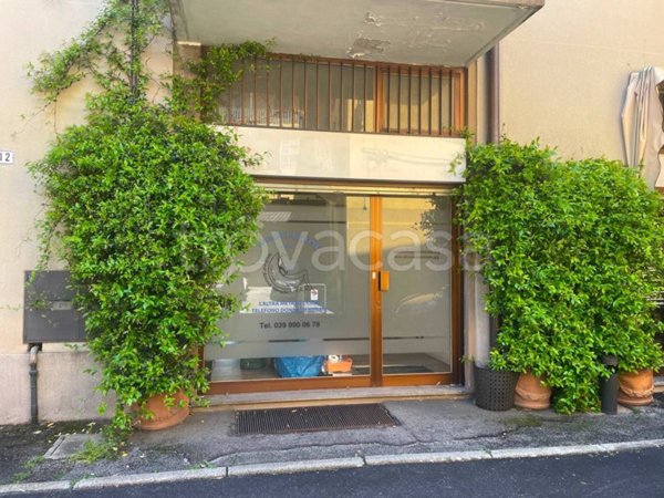 negozio in vendita a Merate in zona Sartirana